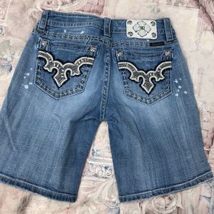 Miss Me Mid Shorts 28